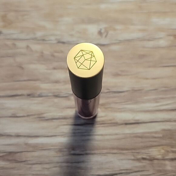 Em Cosmetics Infinite Lip Cloud in Hush Berry - Picture 4 of 5